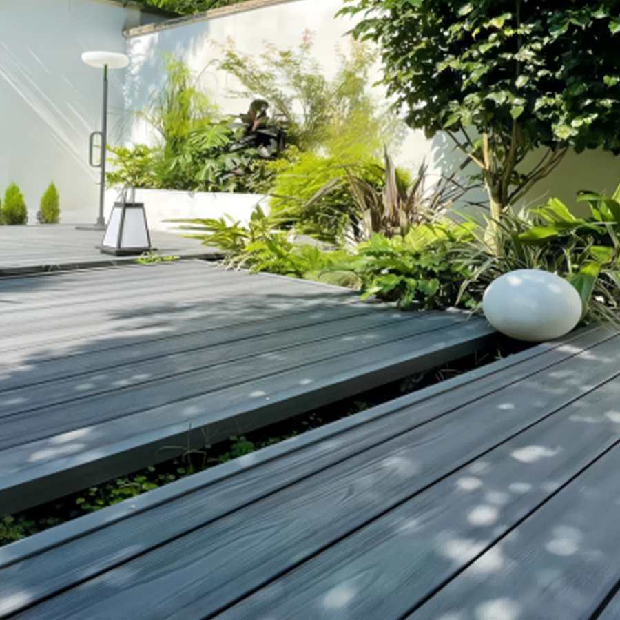 Modern Stepped Garden — Premium Decking